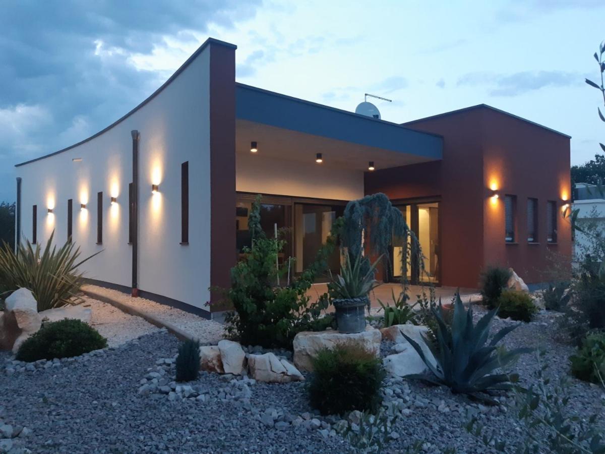 Apartments Bijou With Big Private Garden Near Umag Vilanija Екстериор снимка