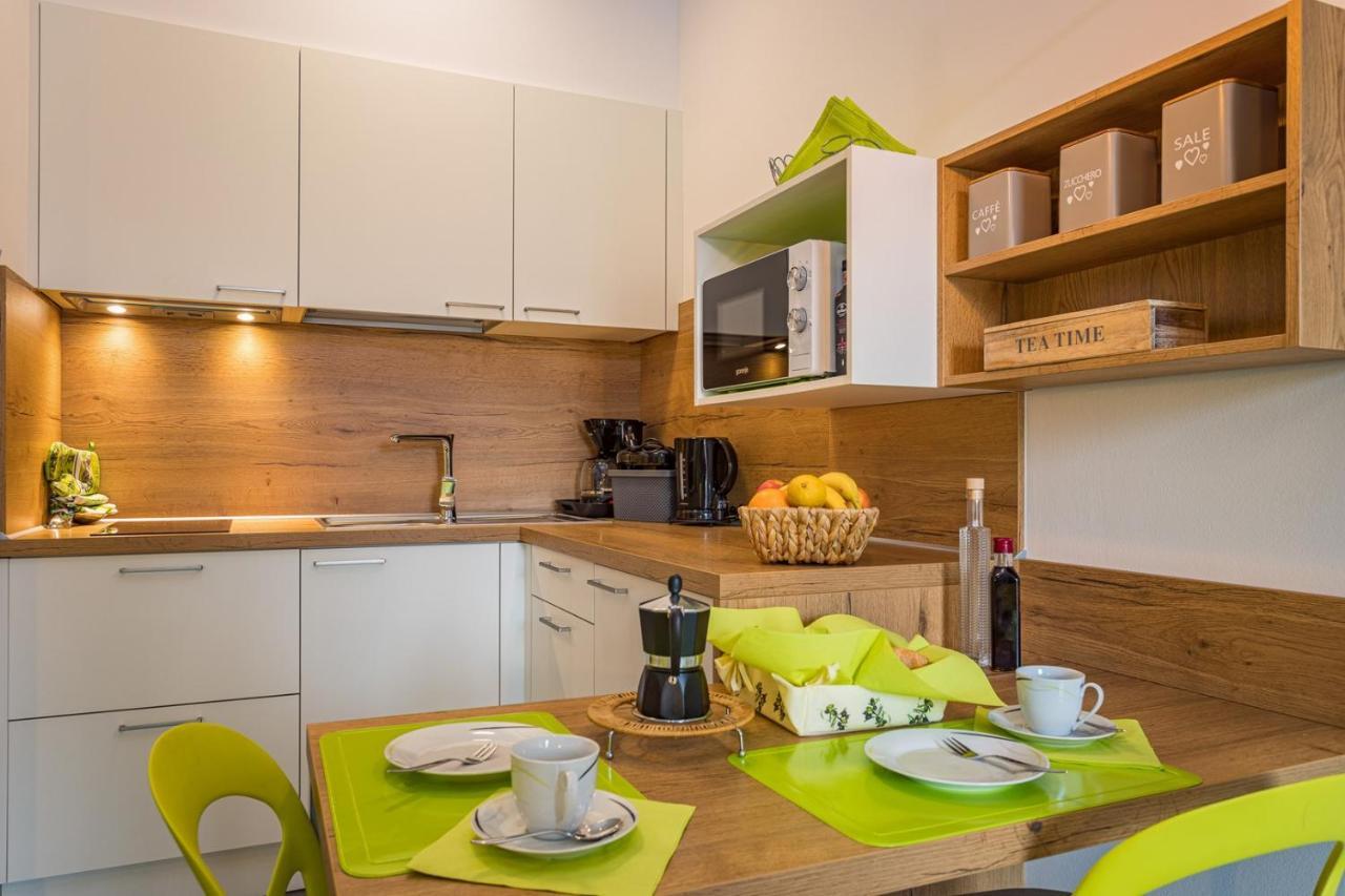 Apartments Bijou With Big Private Garden Near Umag Vilanija Екстериор снимка