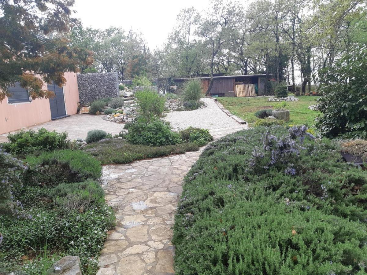 Apartments Bijou With Big Private Garden Near Umag Vilanija Екстериор снимка