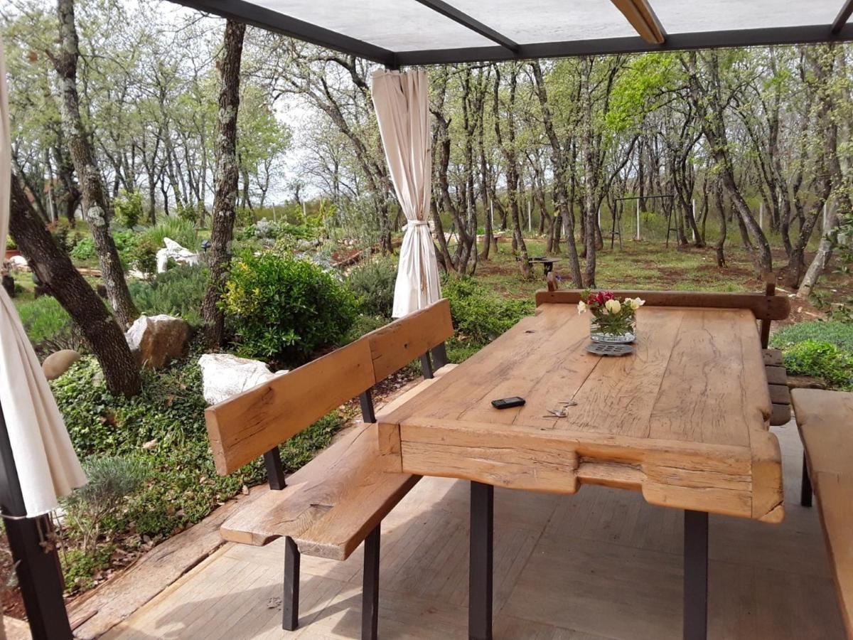 Apartments Bijou With Big Private Garden Near Umag Vilanija Екстериор снимка