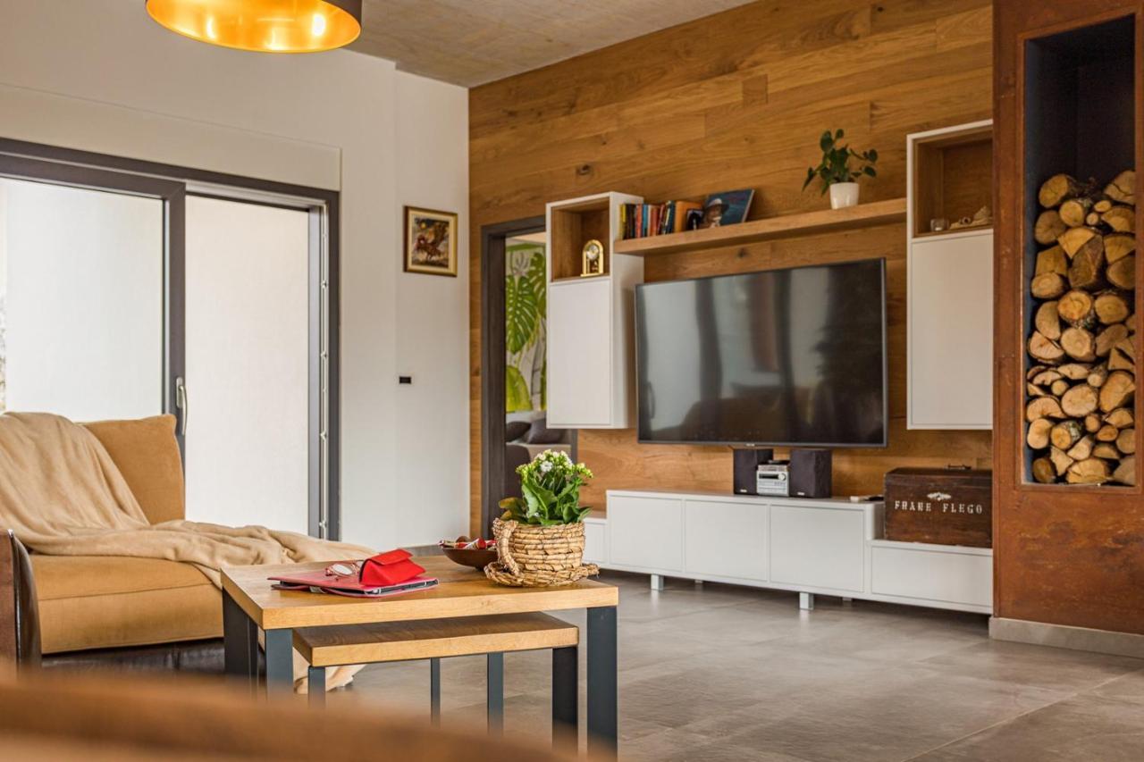 Apartments Bijou With Big Private Garden Near Umag Vilanija Екстериор снимка