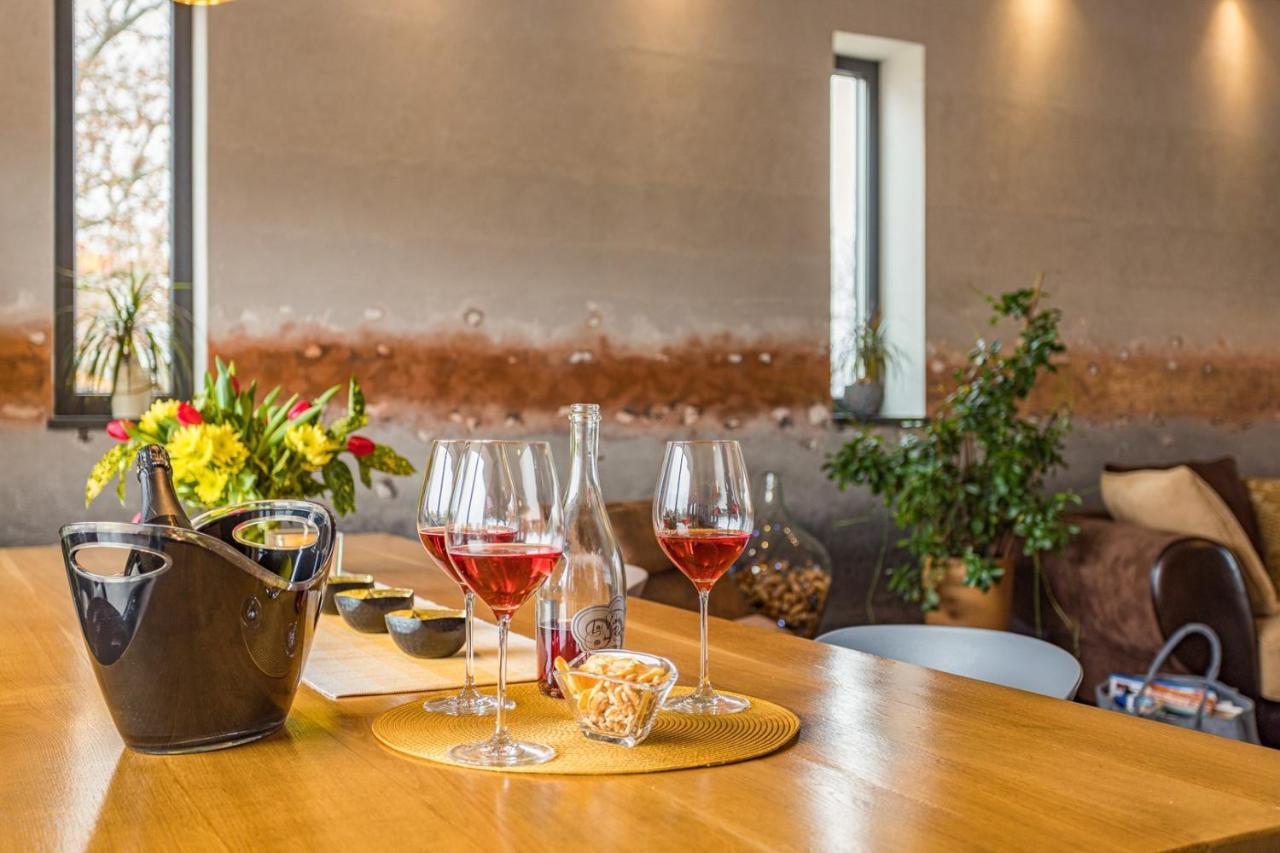 Apartments Bijou With Big Private Garden Near Umag Vilanija Екстериор снимка
