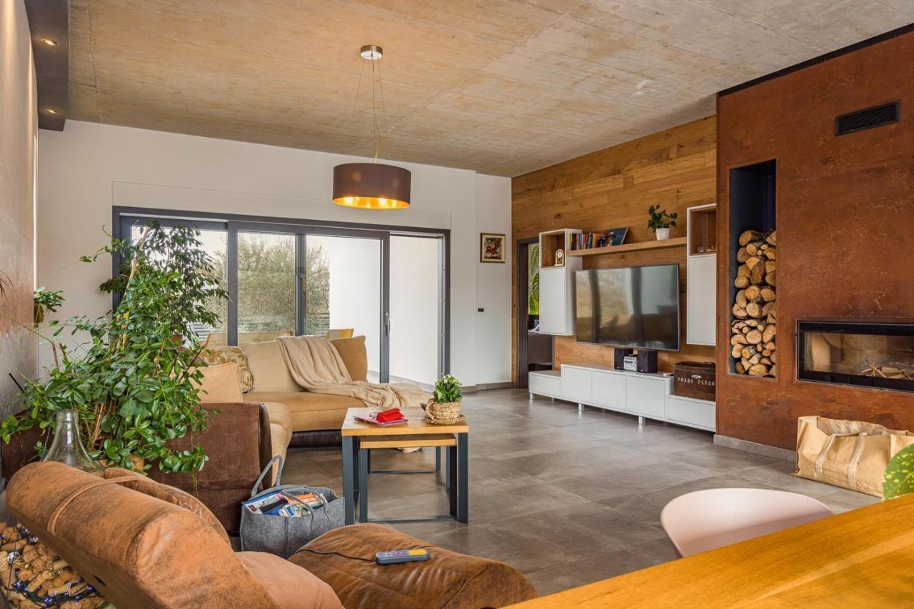 Apartments Bijou With Big Private Garden Near Umag Vilanija Екстериор снимка