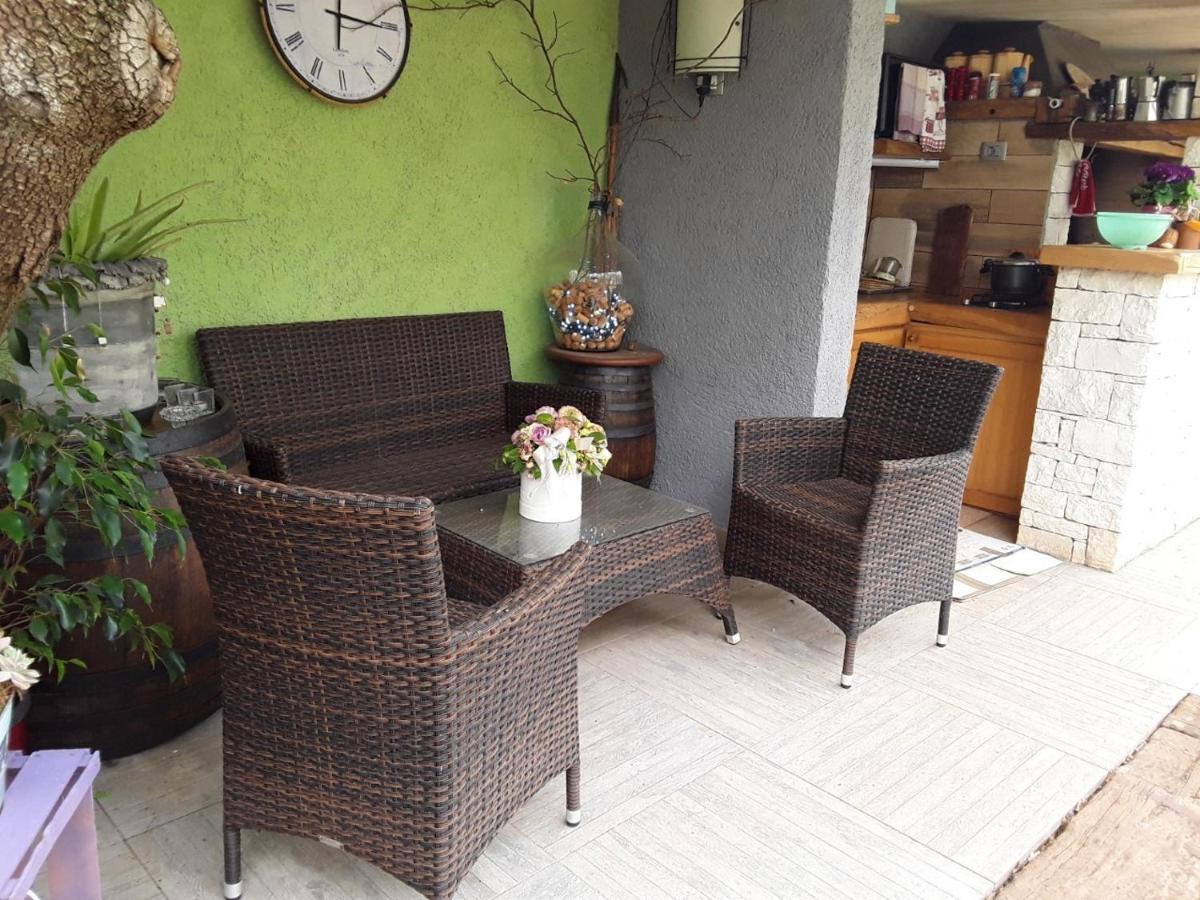 Apartments Bijou With Big Private Garden Near Umag Vilanija Екстериор снимка