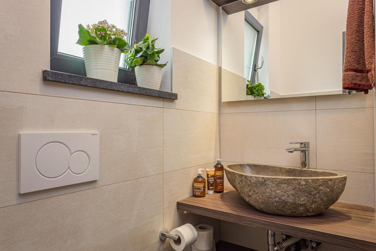 Apartments Bijou With Big Private Garden Near Umag Vilanija Екстериор снимка