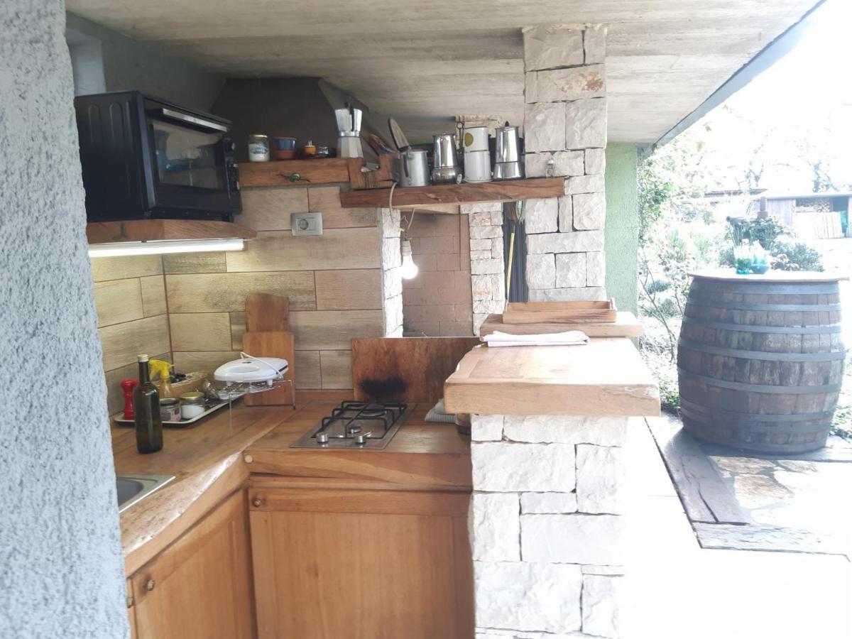 Apartments Bijou With Big Private Garden Near Umag Vilanija Екстериор снимка