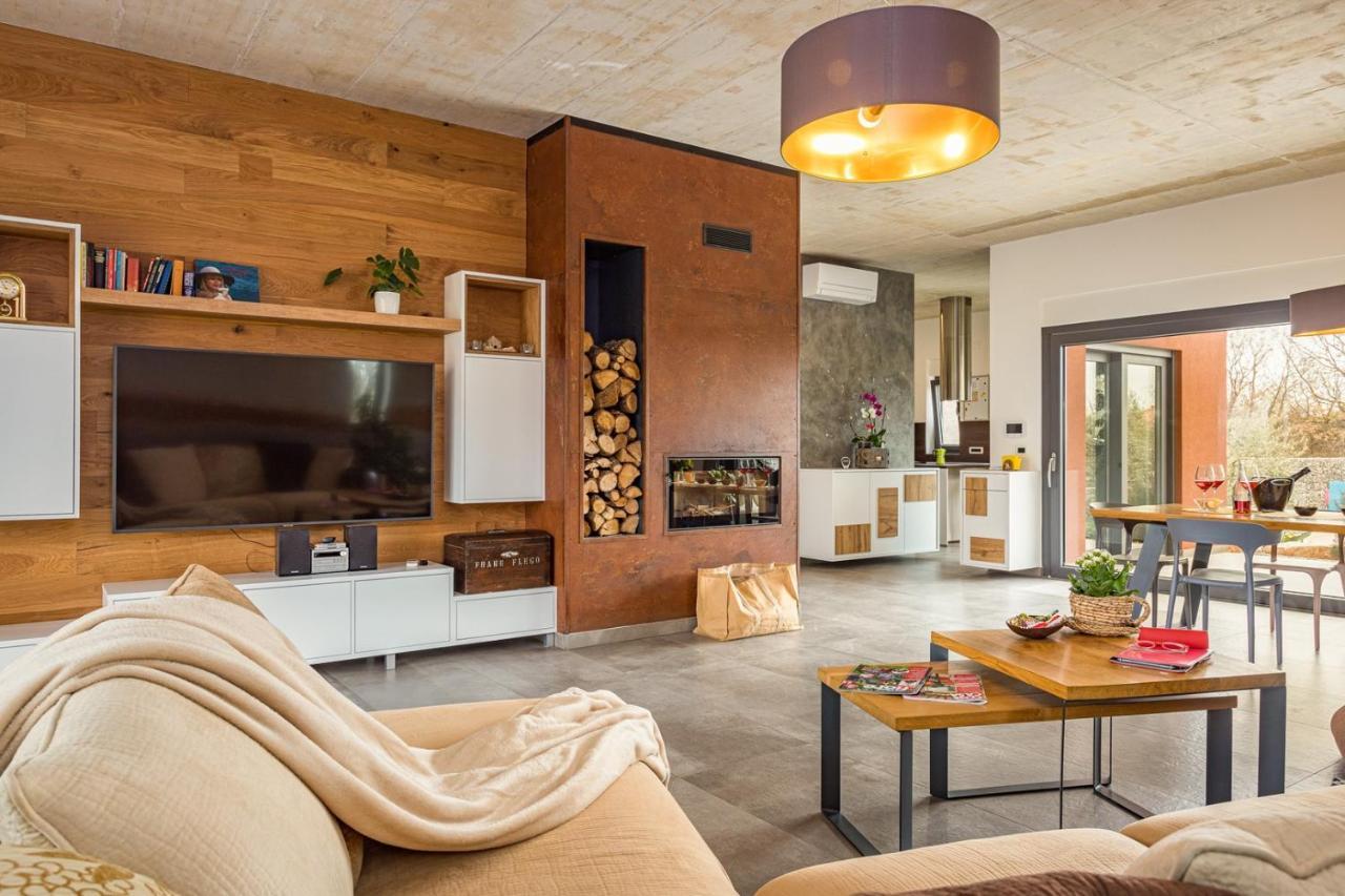 Apartments Bijou With Big Private Garden Near Umag Vilanija Екстериор снимка